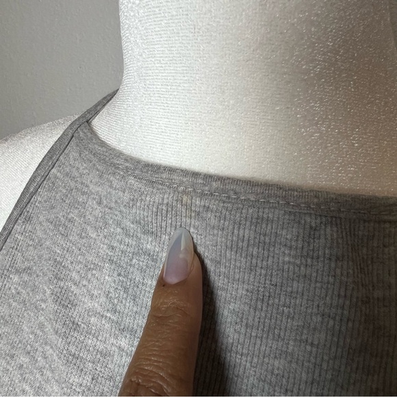 [FARM Rio] Gray Halter Crop Top - Picture 3 of 7